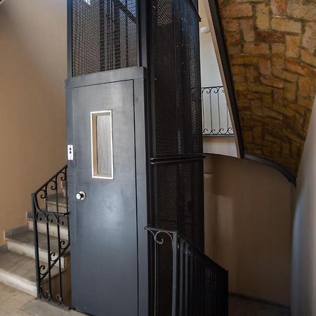 Newly Renovated Apartment By The Vatican Rome Exterior photo