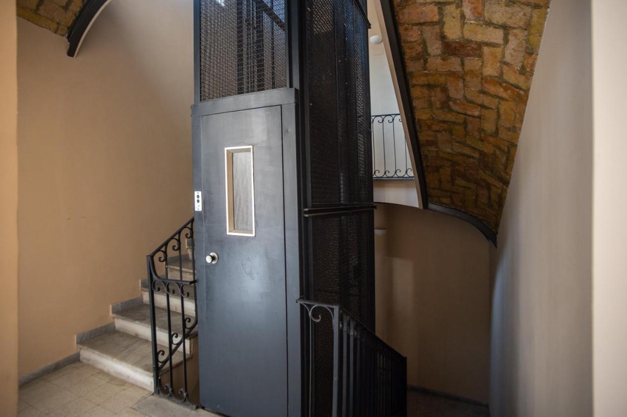 Newly Renovated Apartment By The Vatican Rome Exterior photo